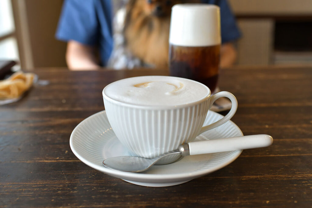 レインドッグスカフェ ホットのカフェオレ