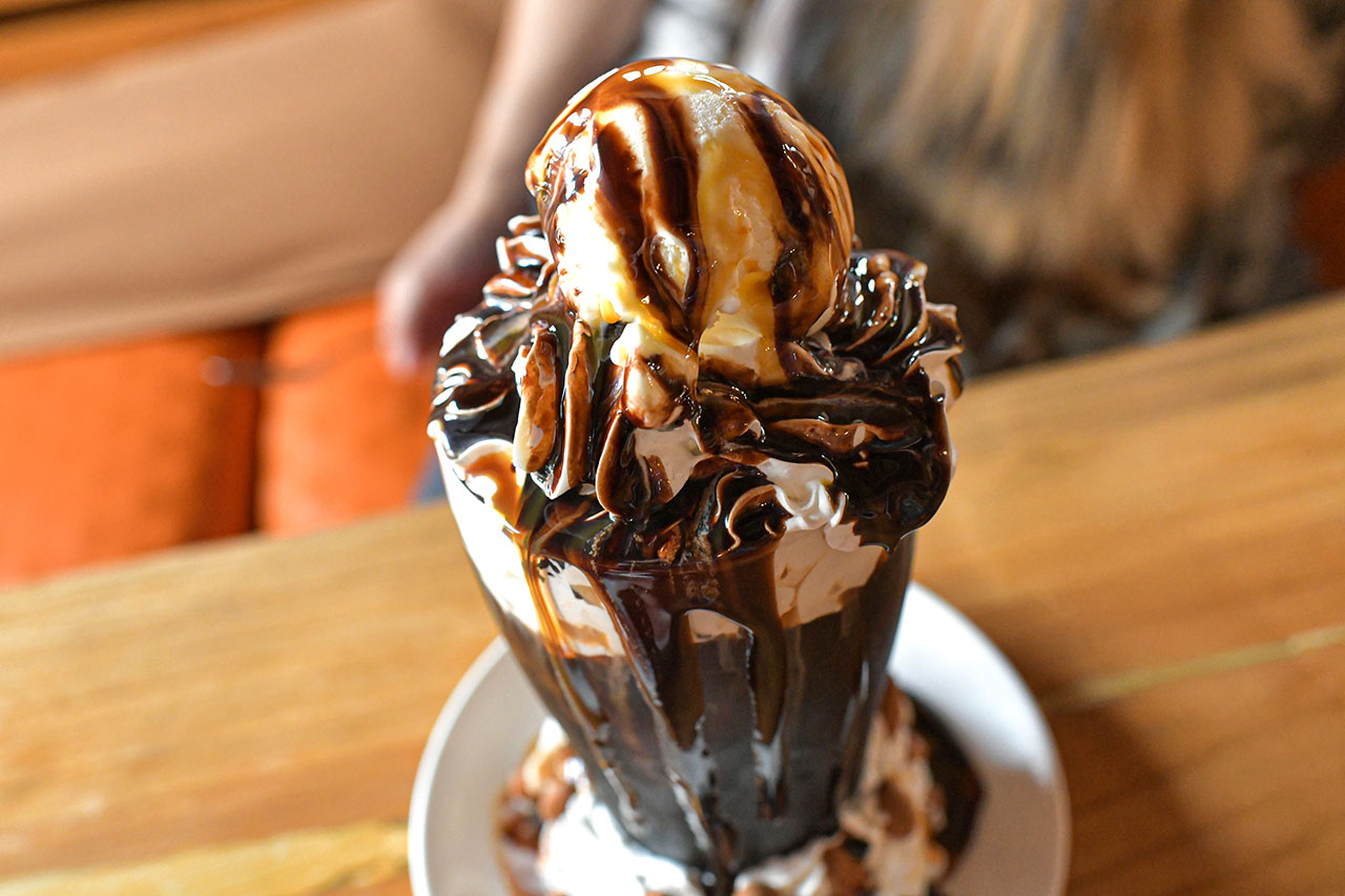 goro's cafe アイスクリームがのったコーヒー