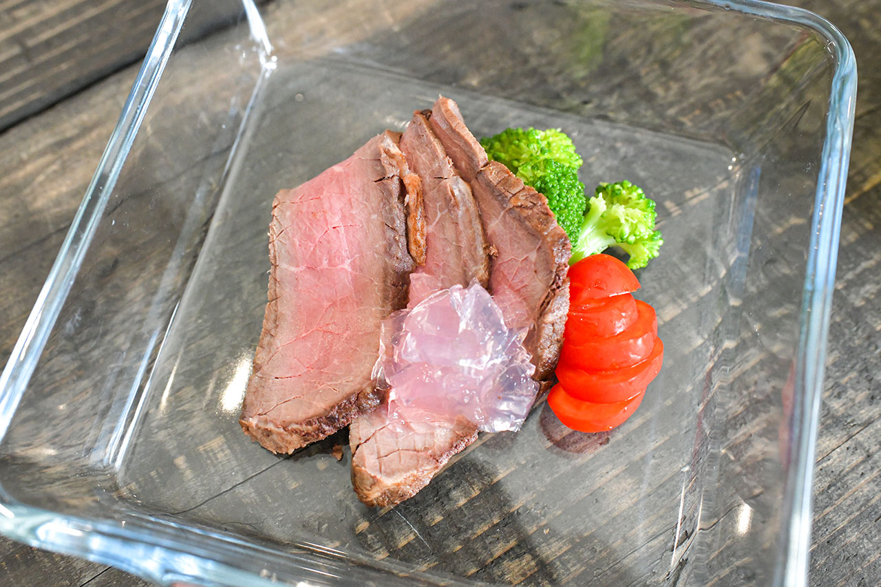 ナニカフェのドッグメニューであるローストビーフ